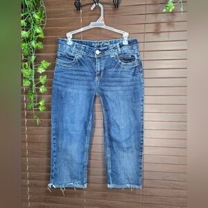 Myth Of Jade Capri Mid-rise Rolled Hem Distressed Women's Jeans Size 10